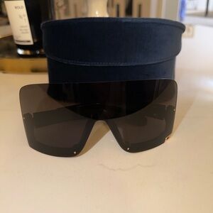 Gucci Mask Sunglasses Black